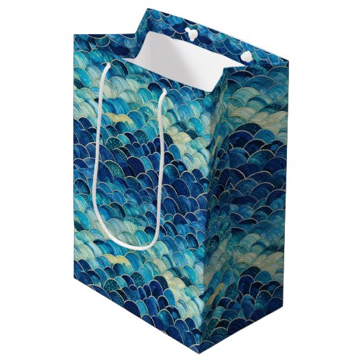 Ocean Blue Mermaid Mittlere Geschenktüte (Vorderseite Schrägansicht)