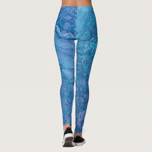 Ocean Breeze 3 Soft Blue Purple Abstract Leggings (Rückseite)