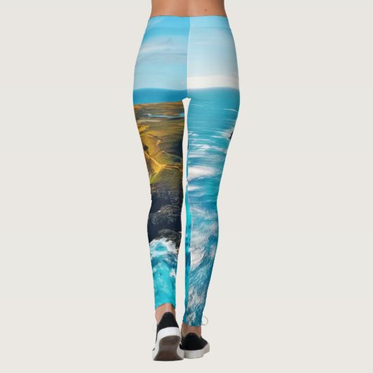 Ocean Cliffs: Wilde Küste Leggings (Rückseite)