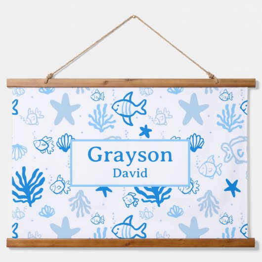 Ocean Fish Individuelle Name Kinderzimmer Boys Roo Wandteppich Mit Holzrahmen (Vorne)