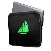 Ocean Glow_Green-on-Black Clipper Ship Laptopschutzhülle (Vorderseite Links)