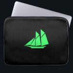 Ocean Glow_Green-on-Black Clipper Ship Laptopschutzhülle<br><div class="desc">Wenn Sie kreativ sind,  können Sie die Größe,  Position,  Farbe und sogar die Anzahl der Clipper-Schiffe ändern,  zusammen mit der Hintergrundfarbe. Klicken Sie einfach auf "Anpassen" und gehen Sie los!</div>