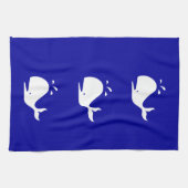 Ocean Glow_White-on-Blue Whale Handtuch (Horizontal)
