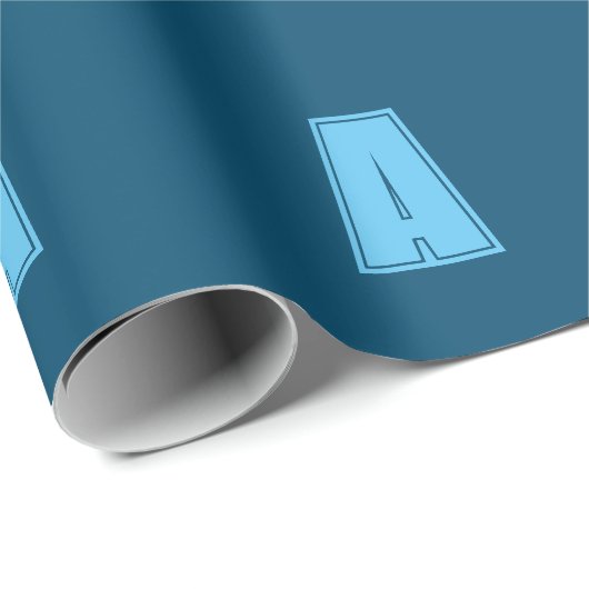 Ocean & Sky Blue Initial Monogram Calligraphy Chic Geschenkpapier (Rolleneckpunkt)