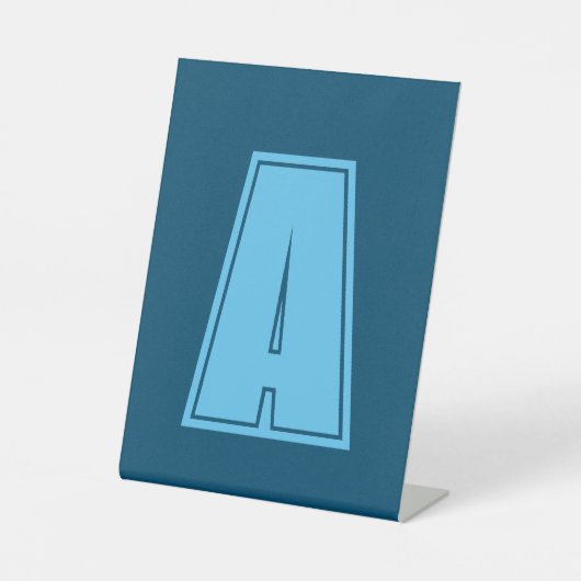 Ocean & Sky Blue Initial Monogram Calligraphy Chic Sockelschild (Vorderseite)