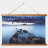 Ocean Walkway aus Steinen Wandteppich Mit Holzrahmen (Vorne)