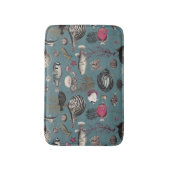 Oceania Fuchsia Grey Fishes on Blue Background Badematte (Vorderseite Vertikal)