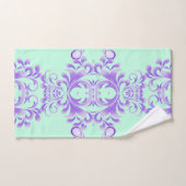 Oceanic Bloom: Lila Wave Harmony / Stilvolle Kunst Badhandtuch Set (Handtuch)