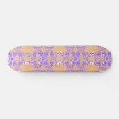 Oceanic Bloom: Lila Wave Harmony / Stilvolle Kunst Skateboard (Horizontal)
