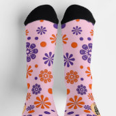 Oceanic Bloom: Lila Wave Harmony / Stilvolle Kunst Socken (Oben)
