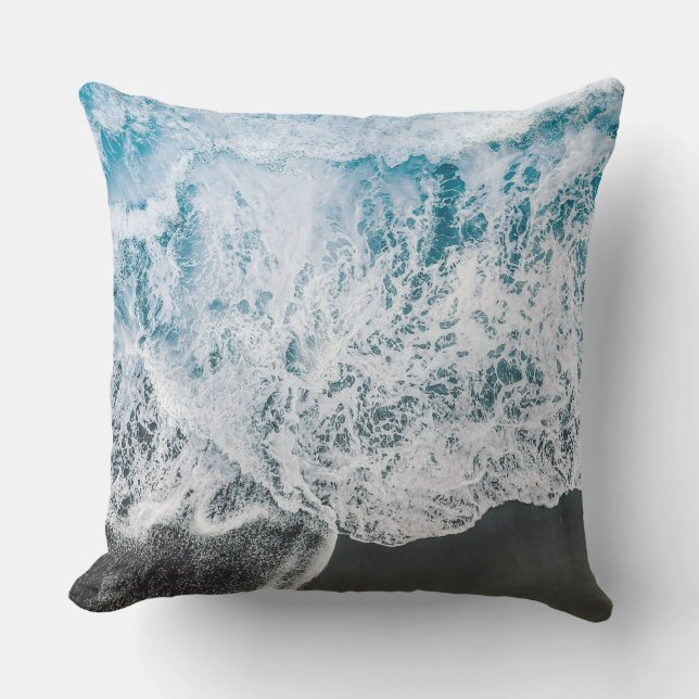 Oceanic Serenity Beach Water Pillow Kissen (Vorderseite)
