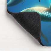"Ocean's Dance: Eine Meerjungfrau und Delphinfahrt Mousepad (Ecke)