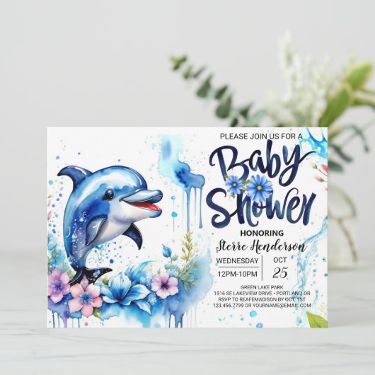 Ocean's Embrace: Dolphin Baby Shower Einladung (Stehend Vorderseite)