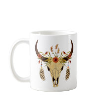 Ochse-Schädel mit Blumen und Federn