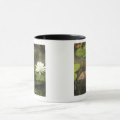 Ochsenfrosch im Lilien-Teich Tasse (Zentrum)