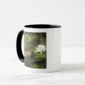 Ochsenfrosch im Lilien-Teich Tasse (Vorderseite Links)