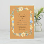 Ockerfarbene Florale Hochzeit Einladung (Stehend Vorderseite)