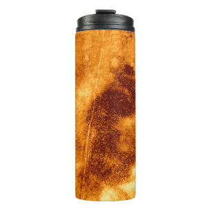 Ockerfarbene Gefärbte Krawatte. Abstrakte Textur.  Thermosbecher