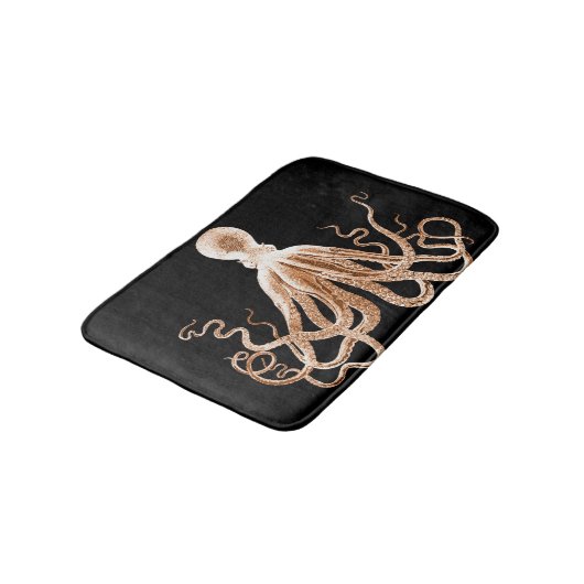 Octopus Küstenstrand Schwarze Badematten (Schrägansicht)