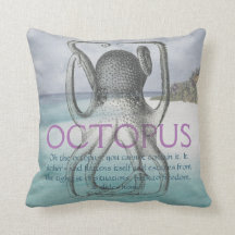 Octopus Zitat Throw Kissen am Strand
