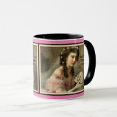 Oddie Beaus Macabre History Tasse (VorderseiteRechts)