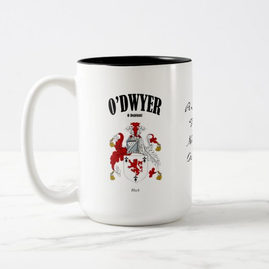 O'Dwyer Familienwappen, Übersetzung und Bedeutung Zweifarbige Tasse (Links)