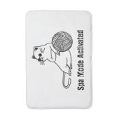 Off Duty Lazy Cat. Funny Spa Mode Activated Badematte (Vorderseite Vertikal)