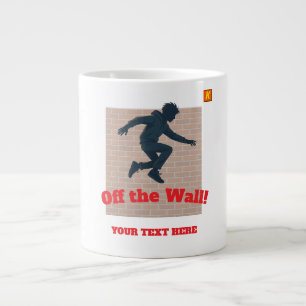 "Off The Wall"-Tasse mit anpassbarem Namen Jumbo-Tasse