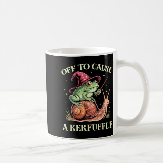 Off To Cause A Kerfuffle Whimsical Wizard Frog Mem Kaffeetasse (Rechts)