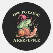 Off To Cause A Kerfuffle Whimsical Wizard Frog Mem Runder Aufkleber (Vorderseite)