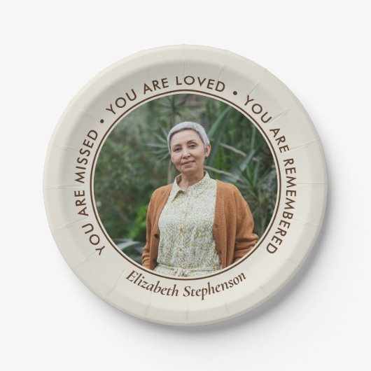 Off-White Missed Loved Remembered Photo Memorial Pappteller (Vorderseite)