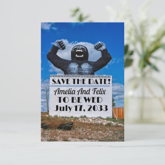 Offbeat Hochzeit rettet das Datum, komische Fun Ho Save The Date (Stehend Vorderseite)