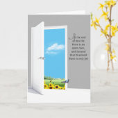 Offene Tür mit Sonnenblumen und Schmetterlingen Karte (Gelbe Blume)