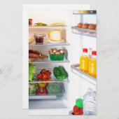 Offener Kühlschrank mit Essen Briefpapier (Vorne/Hinten)