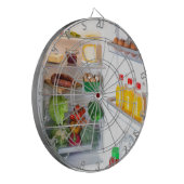 Offener Kühlschrank mit Essen Dartscheibe (Vorderseite Links)