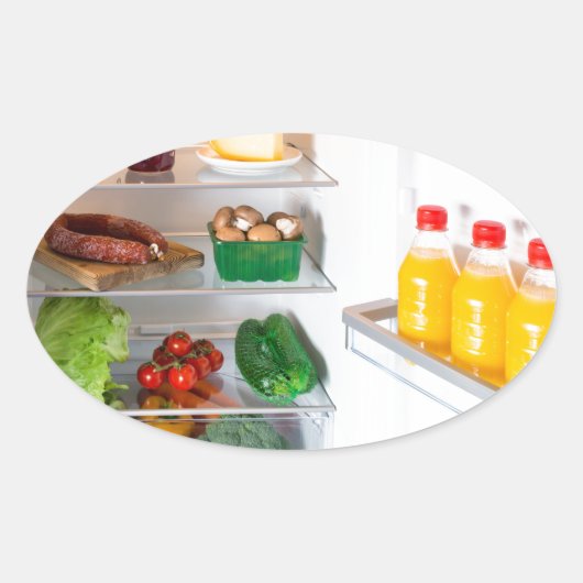 Offener Kühlschrank mit Essen Ovaler Aufkleber (Vorderseite)
