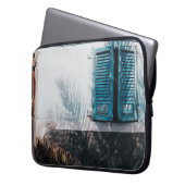 ÖFFENTLICHE BLUE LOUVERED WINDOWS LAPTOPSCHUTZHÜLLE (Vorderseite Links)