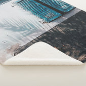 ÖFFENTLICHE BLUE LOUVERED WINDOWS SHERPADECKE (3/4)