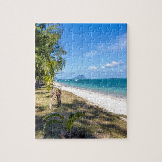 öffentlicher Strand von Flic en Flac Mauritius mit Puzzle (Vertikal)