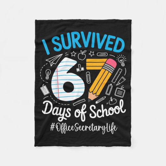 Office Secretary Survived 67 Days Of School Humor  Fleecedecke (Vorderseite)