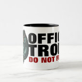 Office Troll Füttre nicht! Internet Troll Cartoon Zweifarbige Tasse (Mittel)