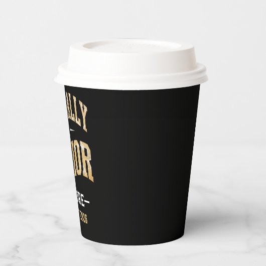 Offiziell Junior Future Class 2026 Pappbecher (Links)