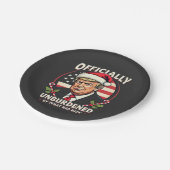 Offiziell unbelastet durch das, was Trump 47. Pappteller (Schrägansicht)