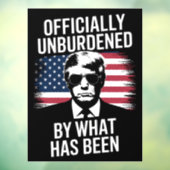 Offiziell unbelastet durch das, was Trump war Fensteraufkleber (Blatt 3)