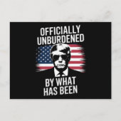 Offiziell unbelastet durch das, was Trump war Postkarte (Vorderseite)