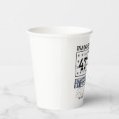 Offiziell unbelastet durch Trump 47 Pappbecher (Rechts)