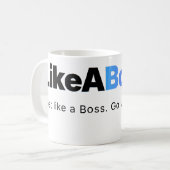 Offizieller LikeABoss.fun Minimalist Logo Becher Kaffeetasse (Vorderseite Links)