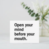 Öffne deinen Geist vor deinem Mund. Postkarte (Stehend Vorderseite)