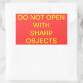 Öffnen Sie nicht mit Sharp-Objekten Rechteckiger Aufkleber (Tasche)