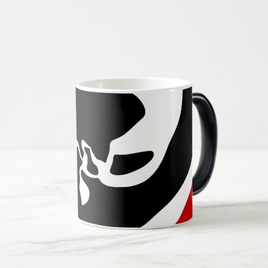 Offset Chamber: Abstract Black, White & Red Verwandlungstasse (VorderseiteRechts)